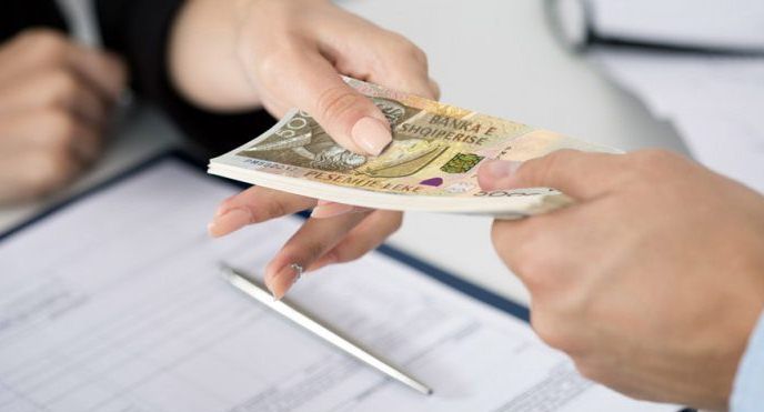 Kredite me probleme: Bankat kane fshire nga bilancet 466 mln euro qe prej 2015
